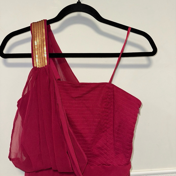 Women's Lulumari Burgundy formal party off the shoulder Dress Size S gold sequin - Picture 9 of 12